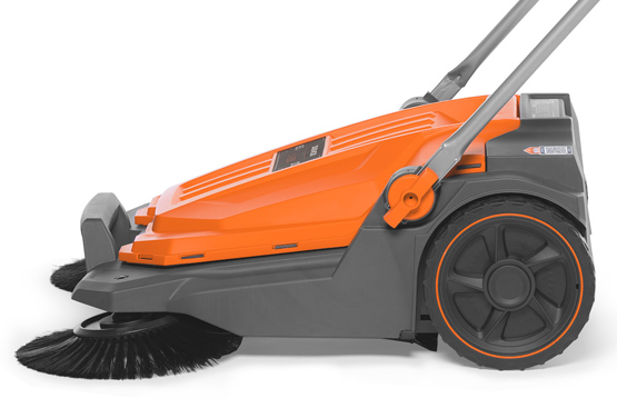 Облегчает транспортировку и эксплуатацию, снижает физическую нагрузку на оператора, позволяя повысить мобильность устройства и ускорить выполнение уборочных работ.